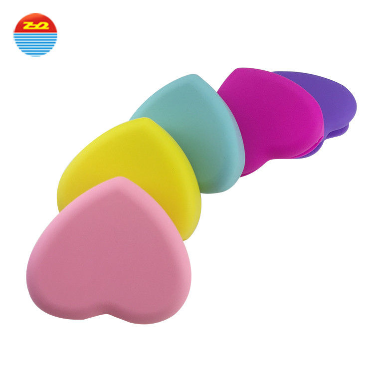 Heart - Shaped Food Grade Silicone Makeup Tool Compact In Size And Very Cute Design