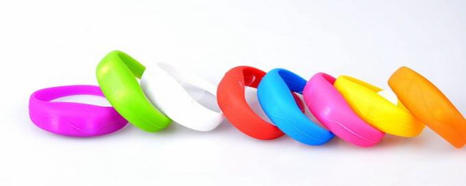 Intelligent Radio Controlled Led Silicone Wristband No Cracking Non - Deformable