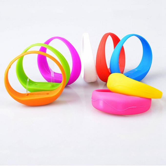Remote Controlled RFID Silicone Bracelets Environmental Friendly With Led Flashing