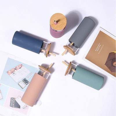 Nontoxic Silicone Water Bottle Transparent Glass With Silicone Straw Bamboo Lids